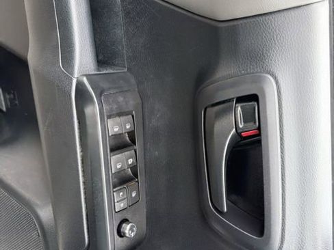 Used 2018 Toyota Tacoma SR w/ SR Convenience Package AWD/4WD image 17