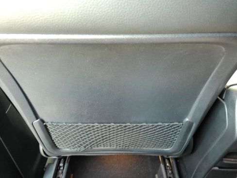 Used 2020 Mercedes-Benz GLB 250 w/ Premium Package image 31