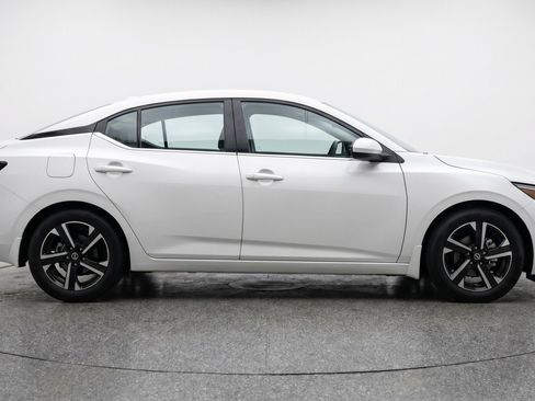 Used 2025 Nissan Sentra SV FWD image 11