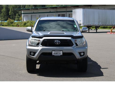 Used 2015 Toyota Tacoma 4x4 Double Cab w/ TRD Sport Package image 5