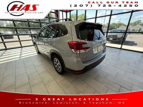 Used 2023 Subaru Forester Premium AWD/4WD image 3