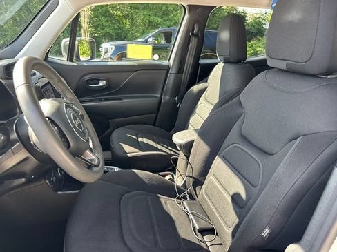 Used 2022 Jeep Renegade Latitude AWD/4WD image 34