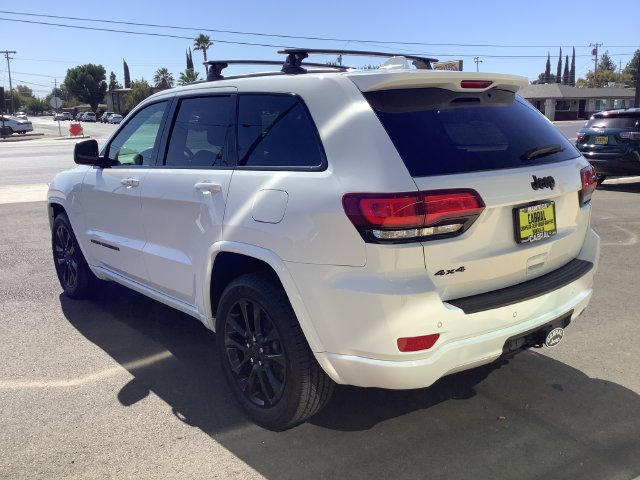 Used 2020 Jeep Grand Cherokee Altitude AWD/4WD image 22
