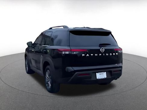 Used 2025 Nissan Pathfinder SV image 11