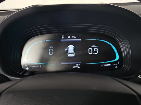 Used 2023 Hyundai Venue SE FWD image 18