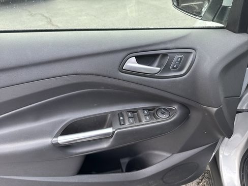 Used 2018 Ford Escape SE w/ SE Sync 3 Package image 14