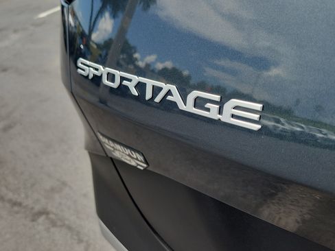 Used 2024 Kia Sportage EX FWD image 9