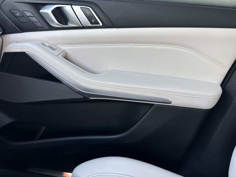 Used 2023 BMW X7 xDrive40i w/ Executive Package image 23