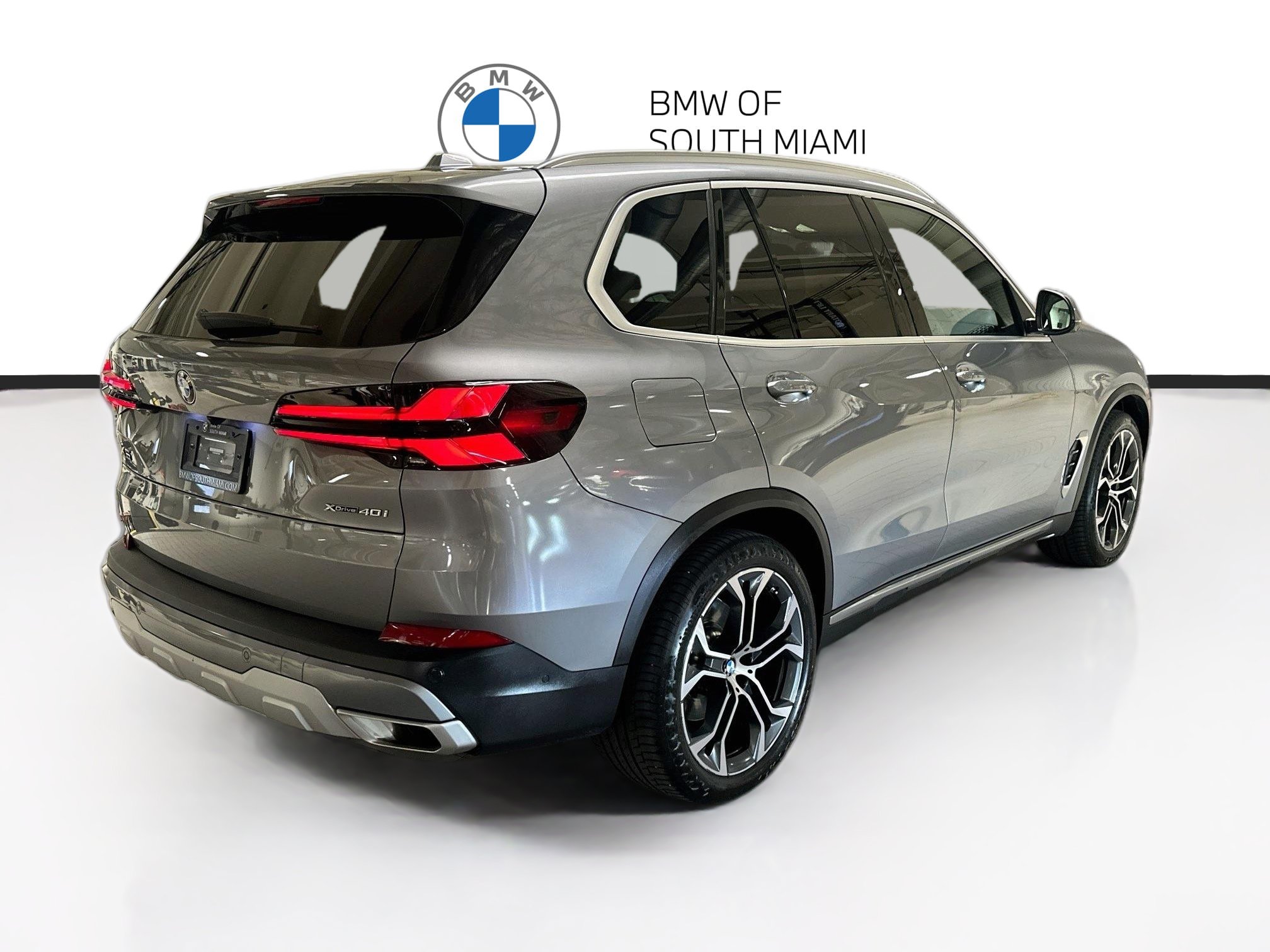 Used 2024 BMW X5 xDrive40i w/ Parking Assistance Package AWD/4WD image 6
