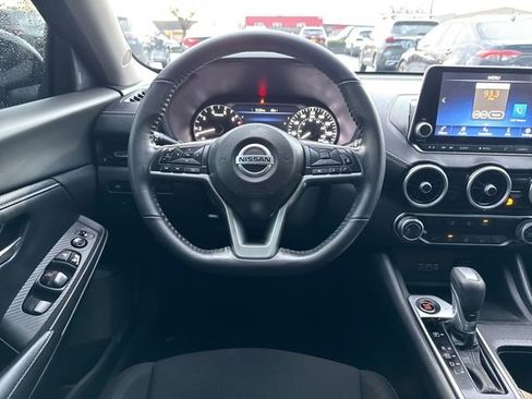 Used 2022 Nissan Sentra SV image 18