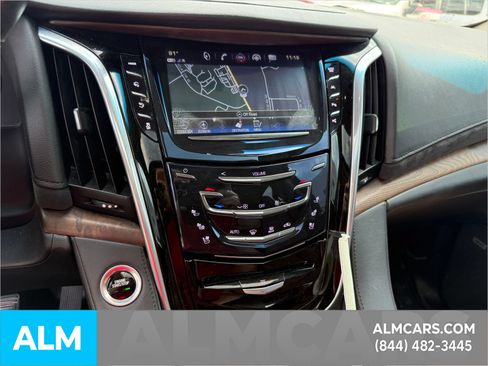 Used 2020 Cadillac Escalade ESV Luxury RWD image 15