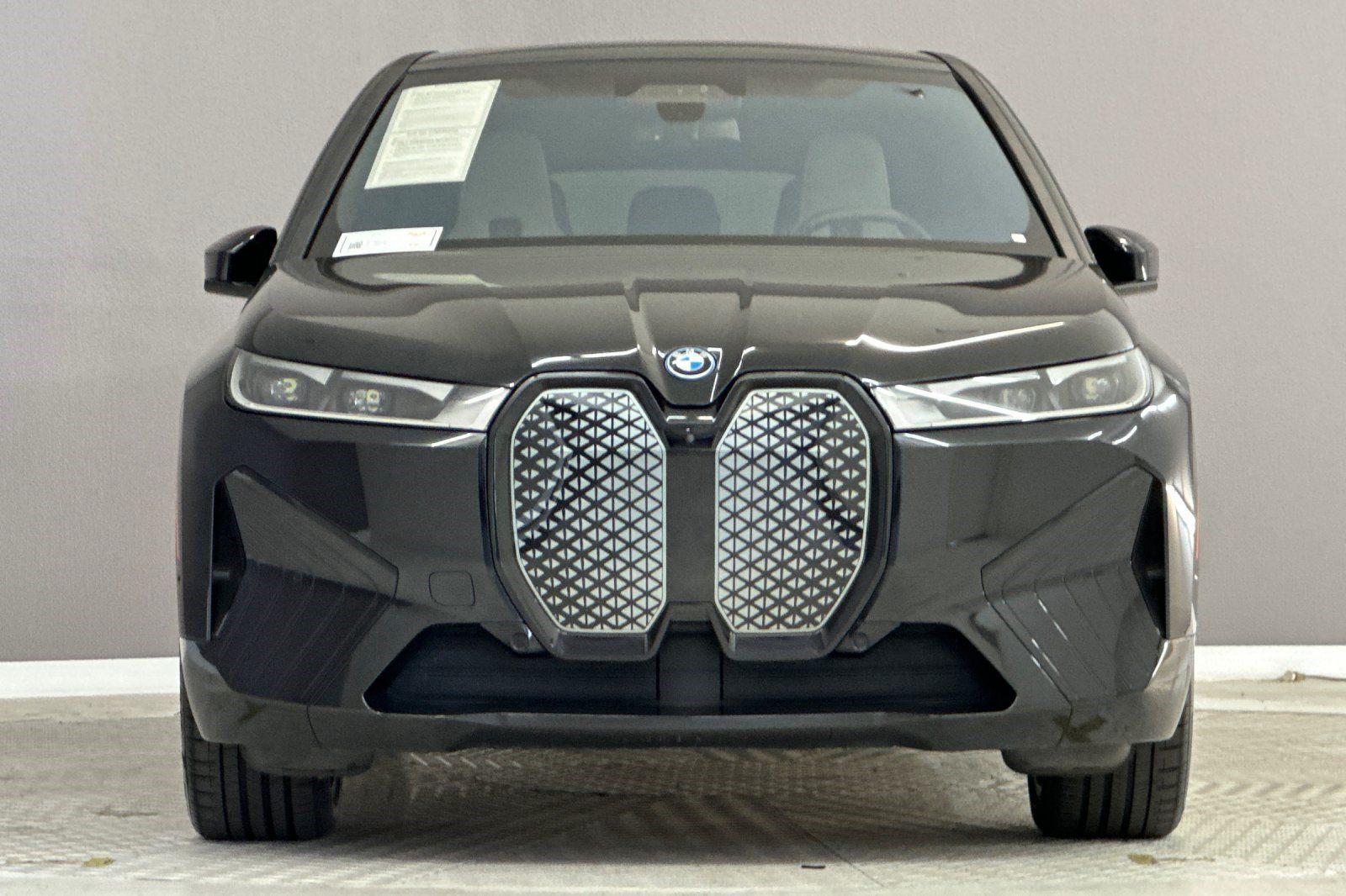 Certified 2024 BMW iX xDrive50 w/ Premium Package AWD/4WD image 6
