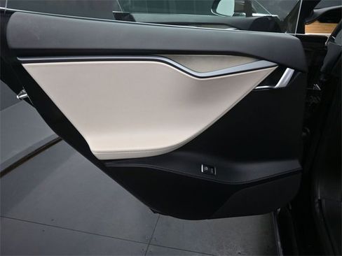 Used 2020 Tesla Model S Long Range Plus image 14