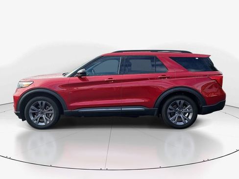 Used 2023 Ford Explorer XLT w/ Equipment Group 202A RWD image 6