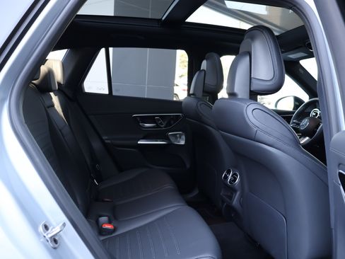 Used 2024 Mercedes-Benz GLC 300 4MATIC image 28