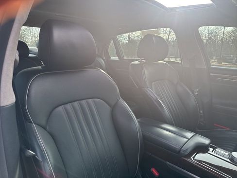 Used 2018 Genesis G90 3.3T Premium image 39