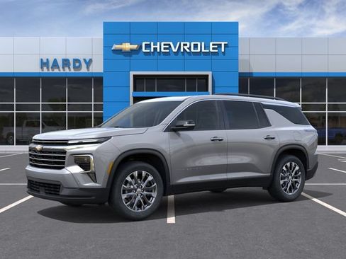 New 2026 Chevrolet Traverse LT w/ Enhanced Driving Package FWD image 2
