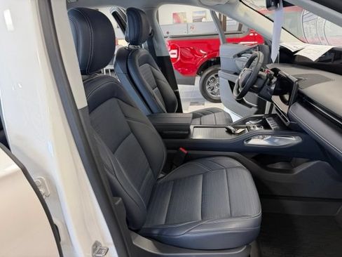 Used 2025 Lincoln Nautilus Reserve AWD/4WD image 24