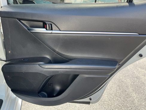 Used 2021 Toyota Camry SE FWD image 29
