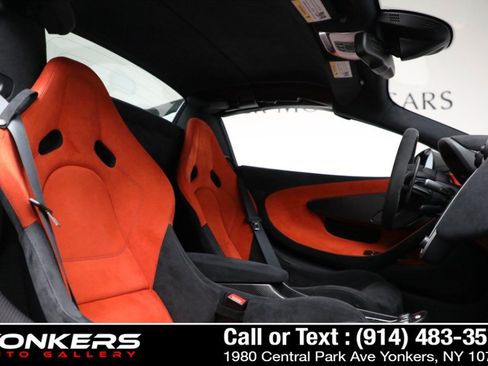 Used 2020 McLaren 600LT Spider RWD image 22