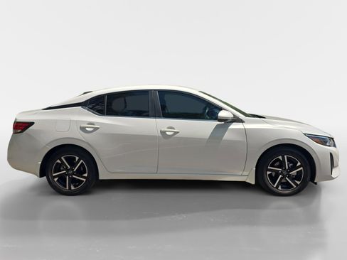 Used 2024 Nissan Sentra SV FWD image 6