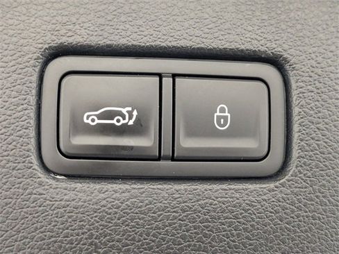 Used 2023 Genesis GV80 3.5T w/ Prestige Package image 32