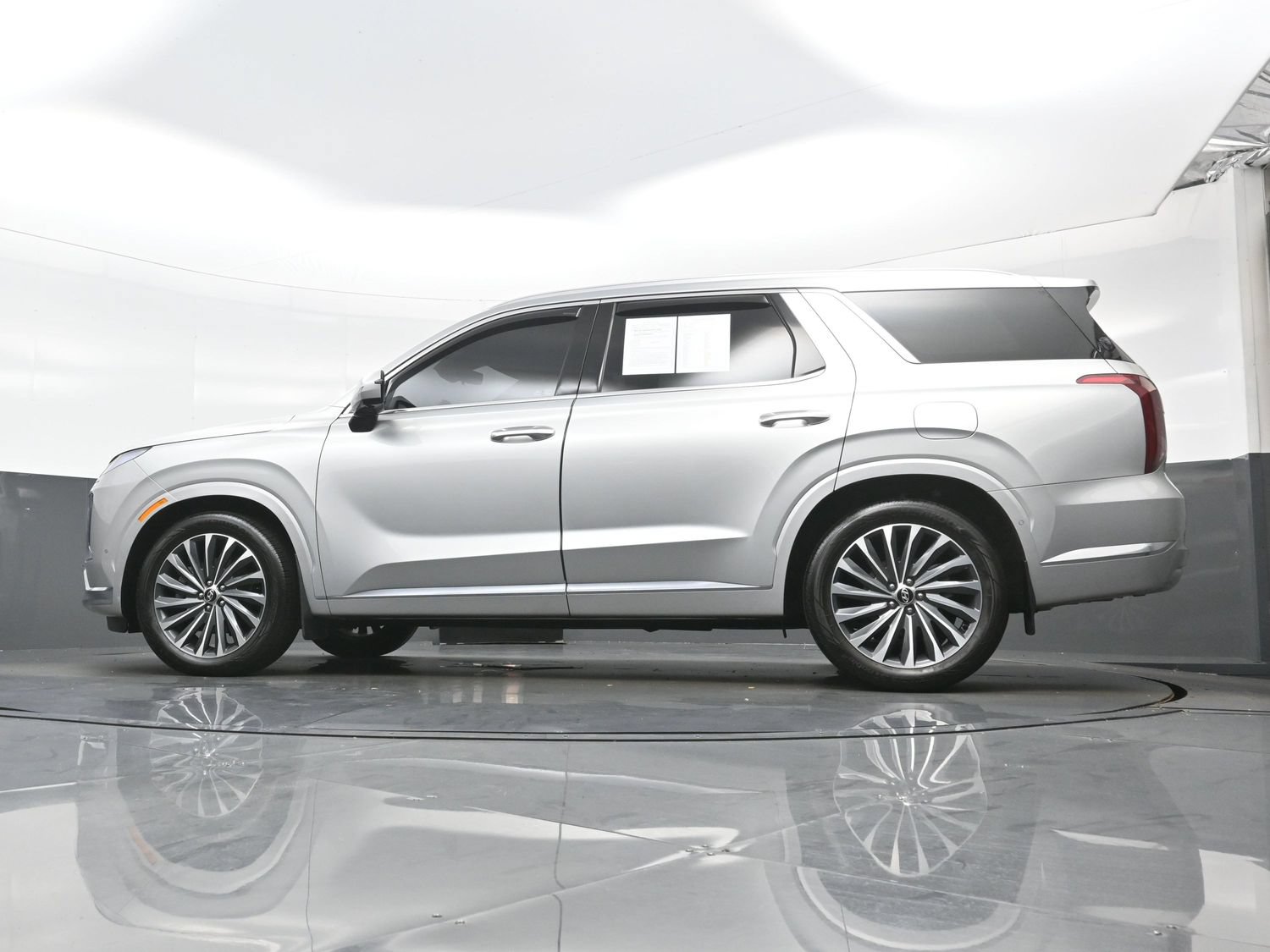 Certified 2024 Hyundai Palisade Calligraphy AWD/4WD image 31