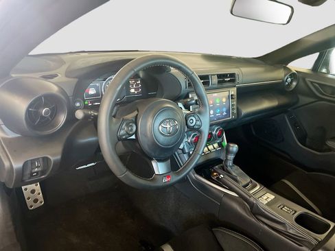 Used 2025 Toyota GR86 Premium w/ Performance Package RWD image 9