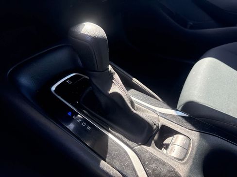 Used 2020 Toyota Corolla LE FWD image 25
