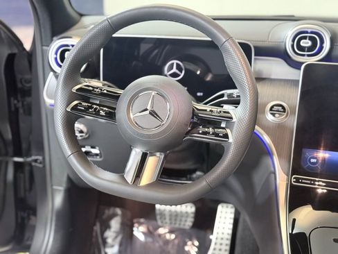 Used 2025 Mercedes-Benz GLC 300 4MATIC image 12