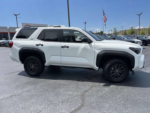New 2026 Toyota 4Runner SR5 AWD/4WD image 2