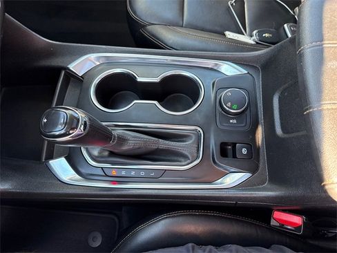 Used 2019 Chevrolet Traverse LT w/ LT Premium Package image 25