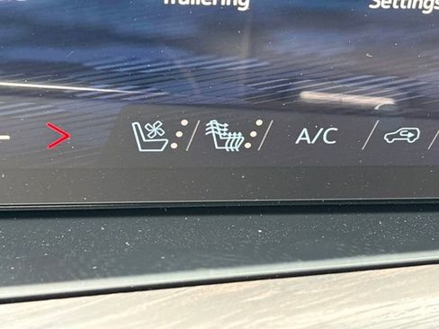 New 2026 Chevrolet Suburban Premier image 10