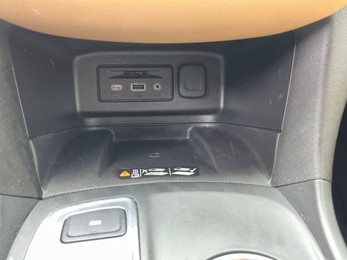 Used 2020 Chevrolet Equinox Premier image 22