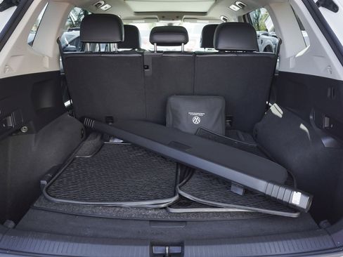 Used 2022 Volkswagen Tiguan SE w/ Panoramic Sunroof Package AWD/4WD image 47