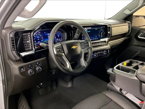 Used 2025 Chevrolet Silverado 1500 LT AWD/4WD image 18