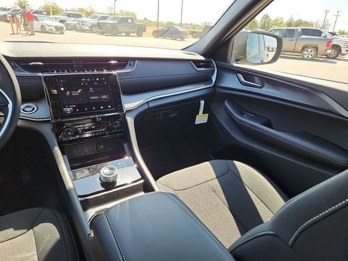 New 2025 Jeep Grand Cherokee Laredo X AWD/4WD image 14