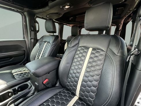 Used 2018 Jeep Wrangler Unlimited Sport S AWD/4WD image 40