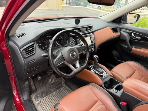 Used 2017 Nissan Rogue SL w/ SL Premium Package FWD image 7
