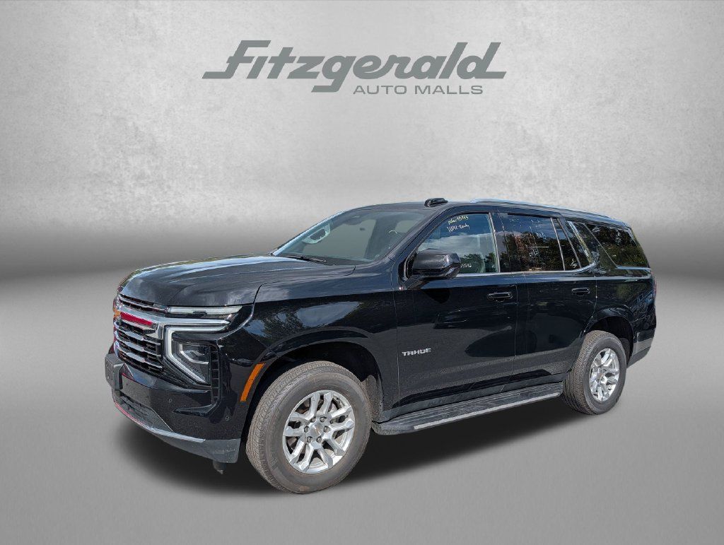 Used 2025 Chevrolet Tahoe LT AWD/4WD image 2