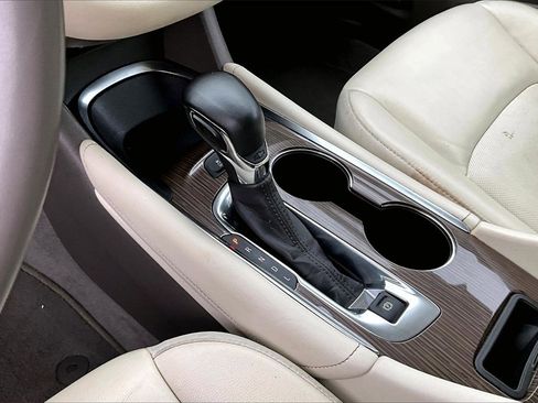 Used 2024 Chevrolet Malibu LT image 30