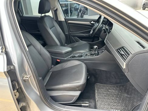 Used 2019 Volkswagen Jetta SE FWD image 32