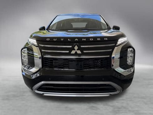 Used 2025 Mitsubishi Outlander SE FWD image 13