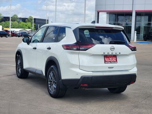 Used 2024 Nissan Rogue S image 5
