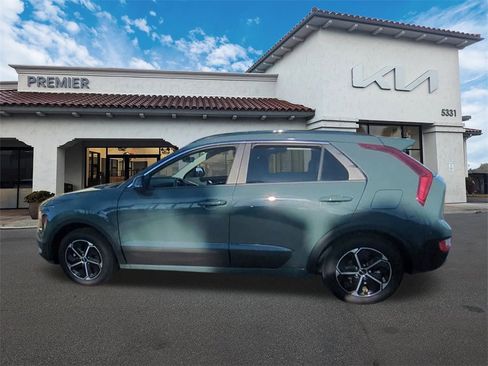 Certified 2025 Kia Niro EX image 5