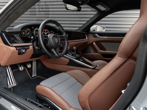 Certified 2023 Porsche 911 Sport Classic RWD image 4