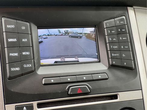 Used 2017 Ford Expedition XLT RWD image 5
