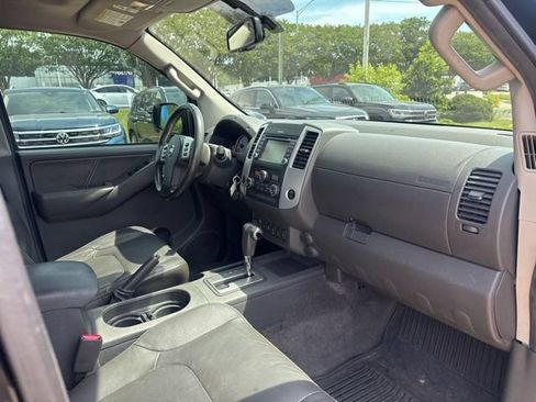 Used 2014 Nissan Frontier PRO-4X w/ Pro-4x Luxury Package AWD/4WD image 18