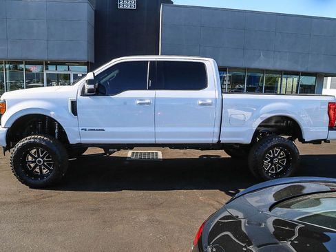 Used 2018 Ford F250 Lariat w/ Lariat Value Package AWD/4WD image 6