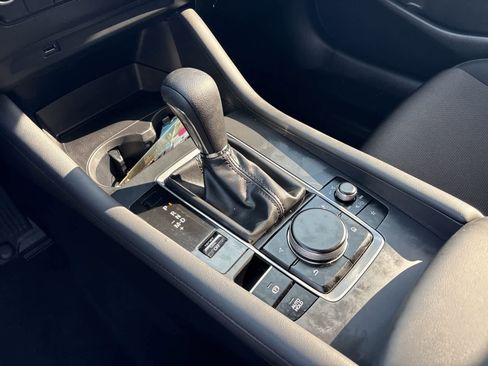 Used 2020 MAZDA MAZDA3 Sedan image 16